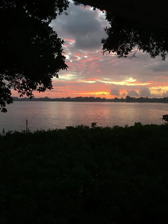 The Bay House Bed And Breakfast Hilo Bed & Breakfast