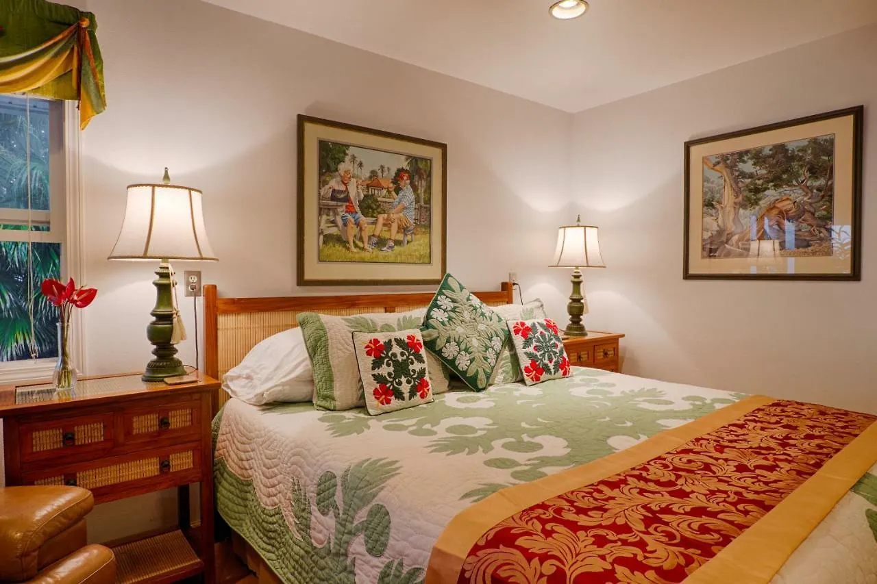 The Bay House Bed And Breakfast Hilo 3*,